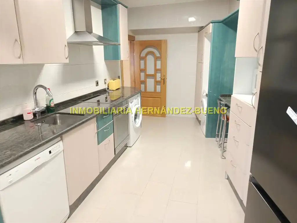 Cocina de Piso de alquiler en Salamanca con Calefacción, Amueblado y Balcón