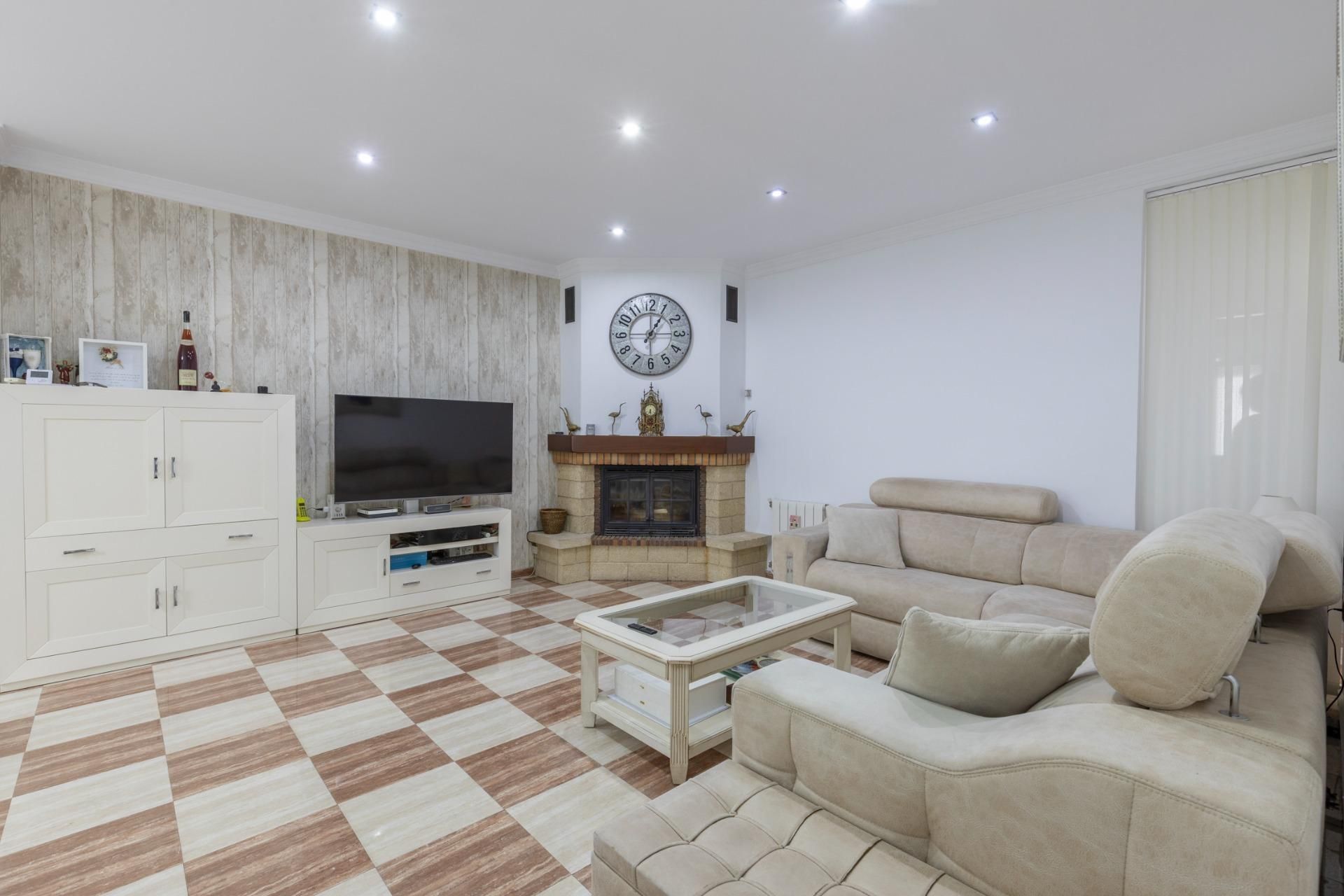 Living room of Single-family semi-detached for sale in Churriana de la Vega  with Air Conditioner, Heating and Terrace