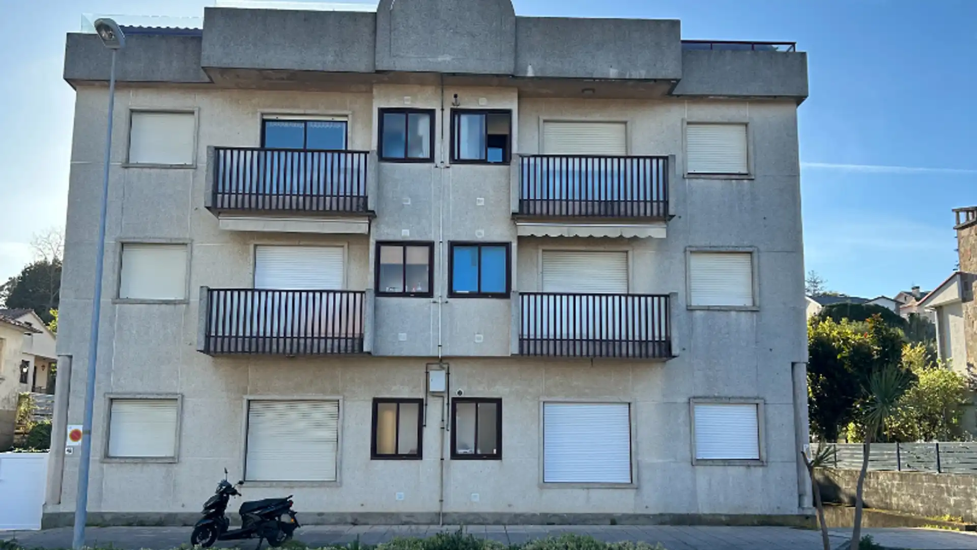 Außenansicht von Wohnung zum Verkauf in Nigrán mit Möbliert