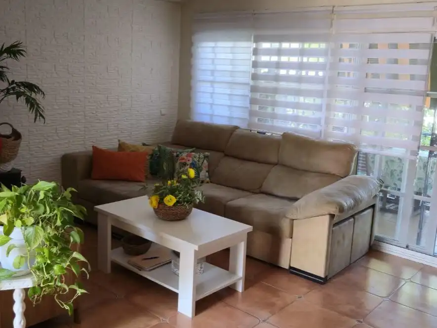 Sala d'estar de Casa o xalet en venda en Algeciras amb Aire condicionat, Terrassa i Balcó