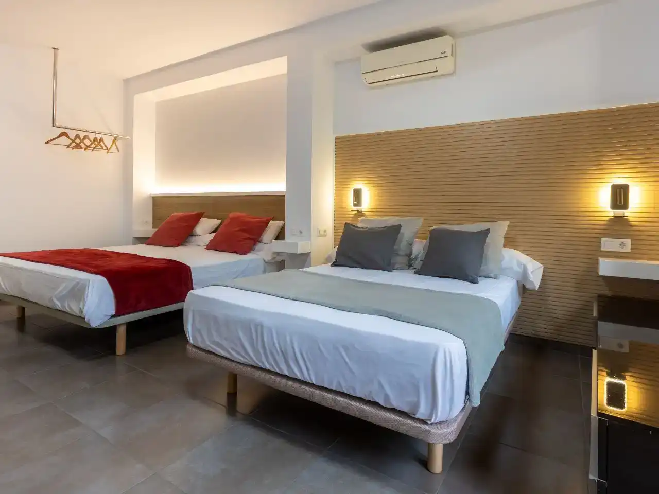 Habitación de Piso de alquiler en Figueres con Aire acondicionado, Amueblado y Balcón