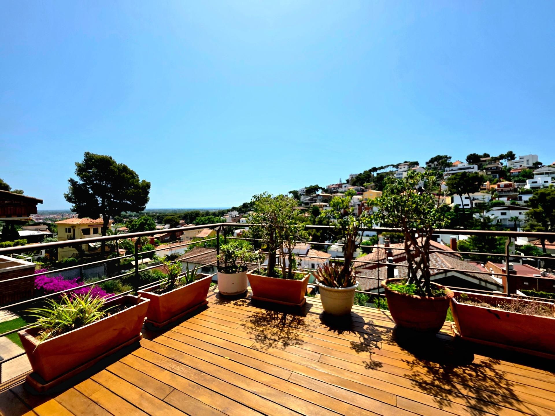 Terrassa de Casa o xalet en venda en Castelldefels amb Aire condicionat, Calefacció i Jardí privat