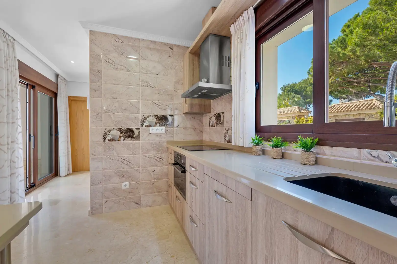 Cuina de Finca rústica en venda en Orihuela amb Aire condicionat, Jardí privat i Terrassa