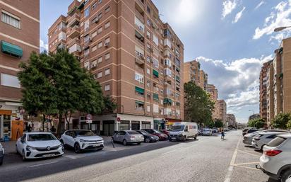 Vista exterior de Pis en venda en  Granada Capital amb Aire condicionat i Calefacció