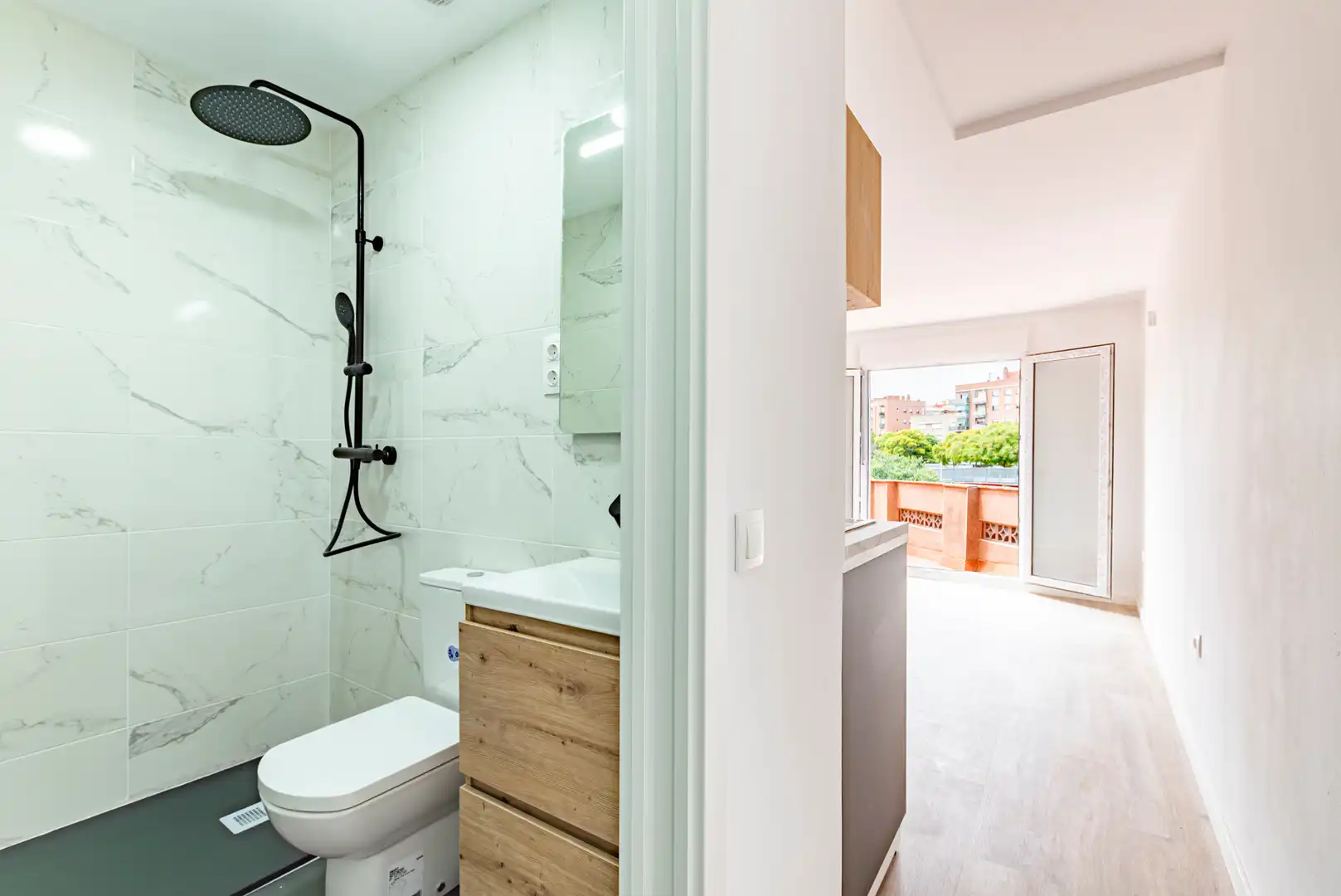 Baño de Ático en venta en Santa Coloma de Gramenet con Terraza, Horno y Balcón