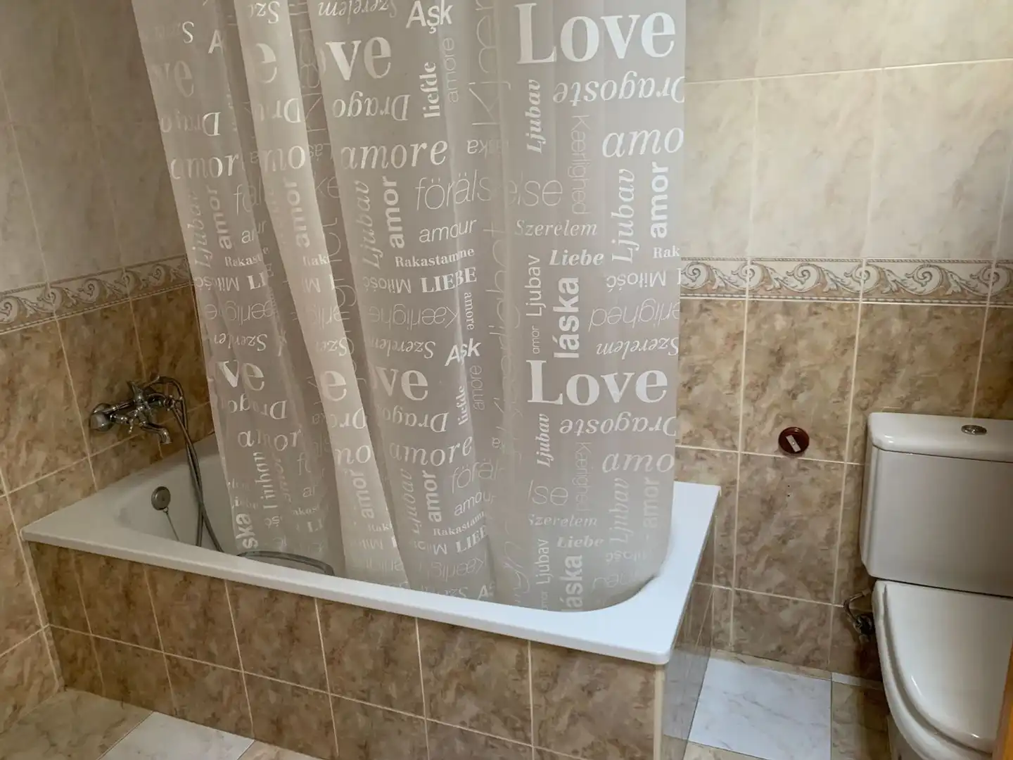 Baño de Dúplex de alquiler en Cáceres con Calefacción