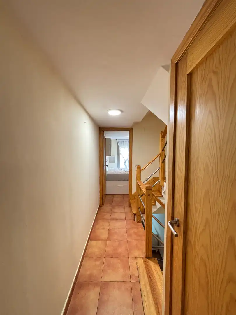 Casa adosada en venta en Rianxo con Calefacción, Trastero y Amueblado