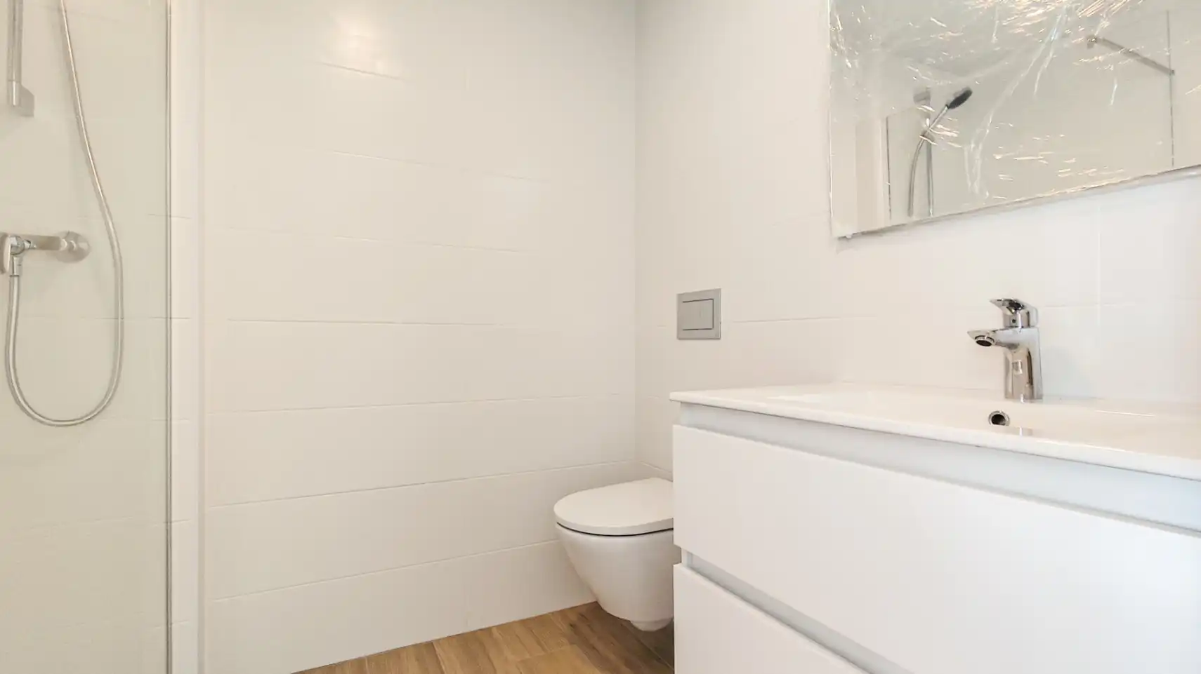 Baño de Estudio en venta en Dénia con Aire acondicionado, Calefacción y Jardín privado