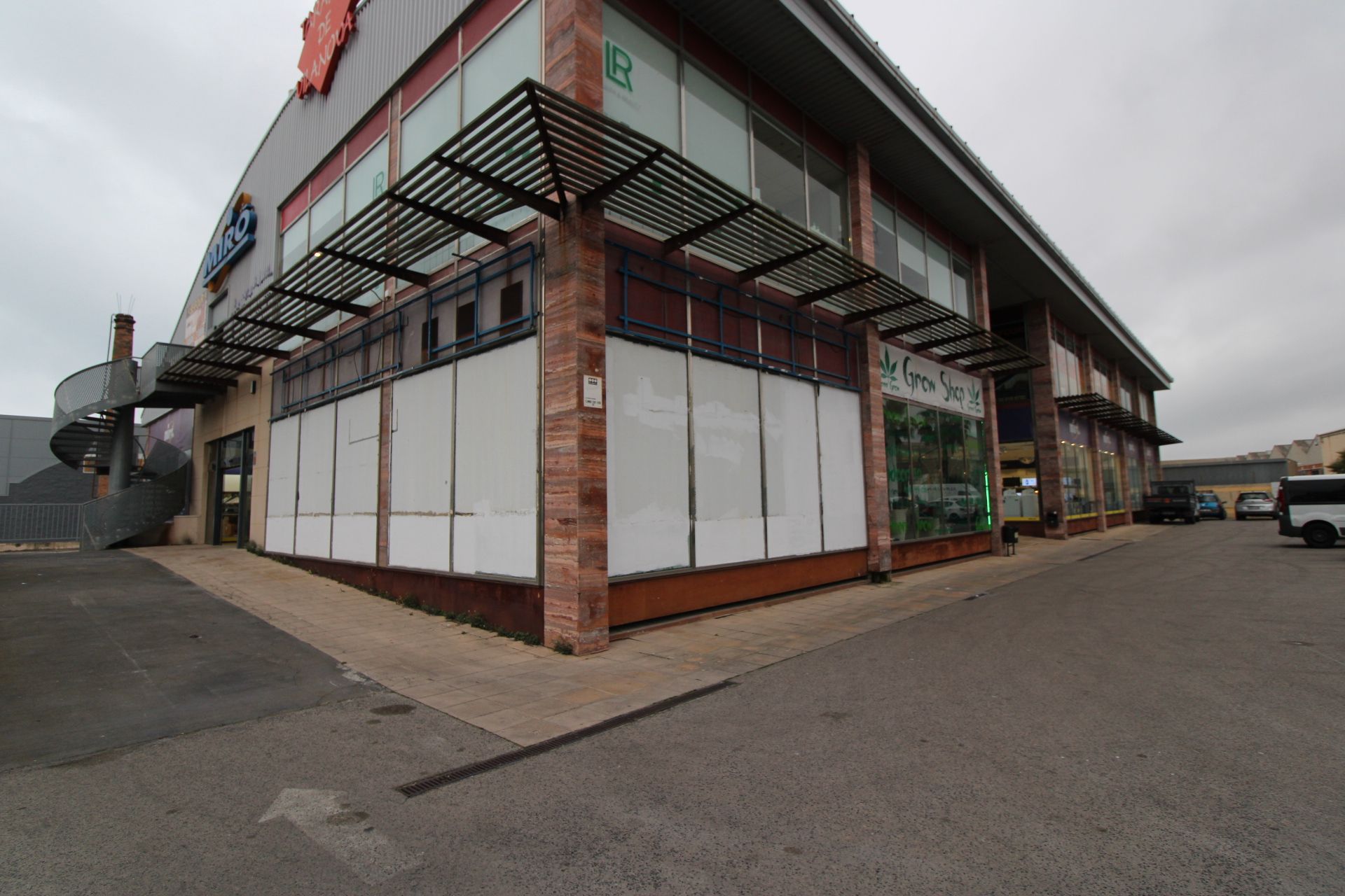 Exterior view of Premises for sale in Vilanova i la Geltrú