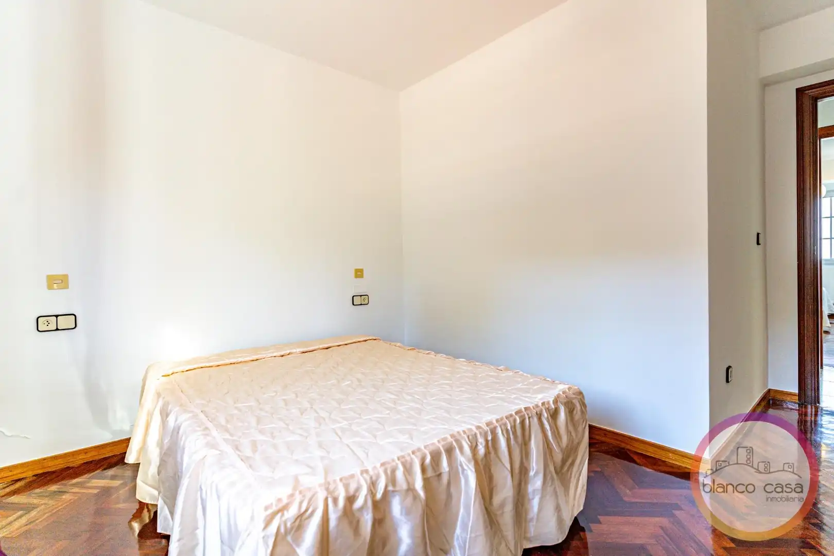 Dormitori de Casa o xalet en venda en Malpica de Bergantiños amb Calefacció, Terrassa i Traster