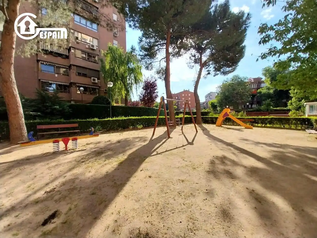 Vista exterior de Pis de lloguer en Madrid amb Calefacció, Jardí privat i Terrassa