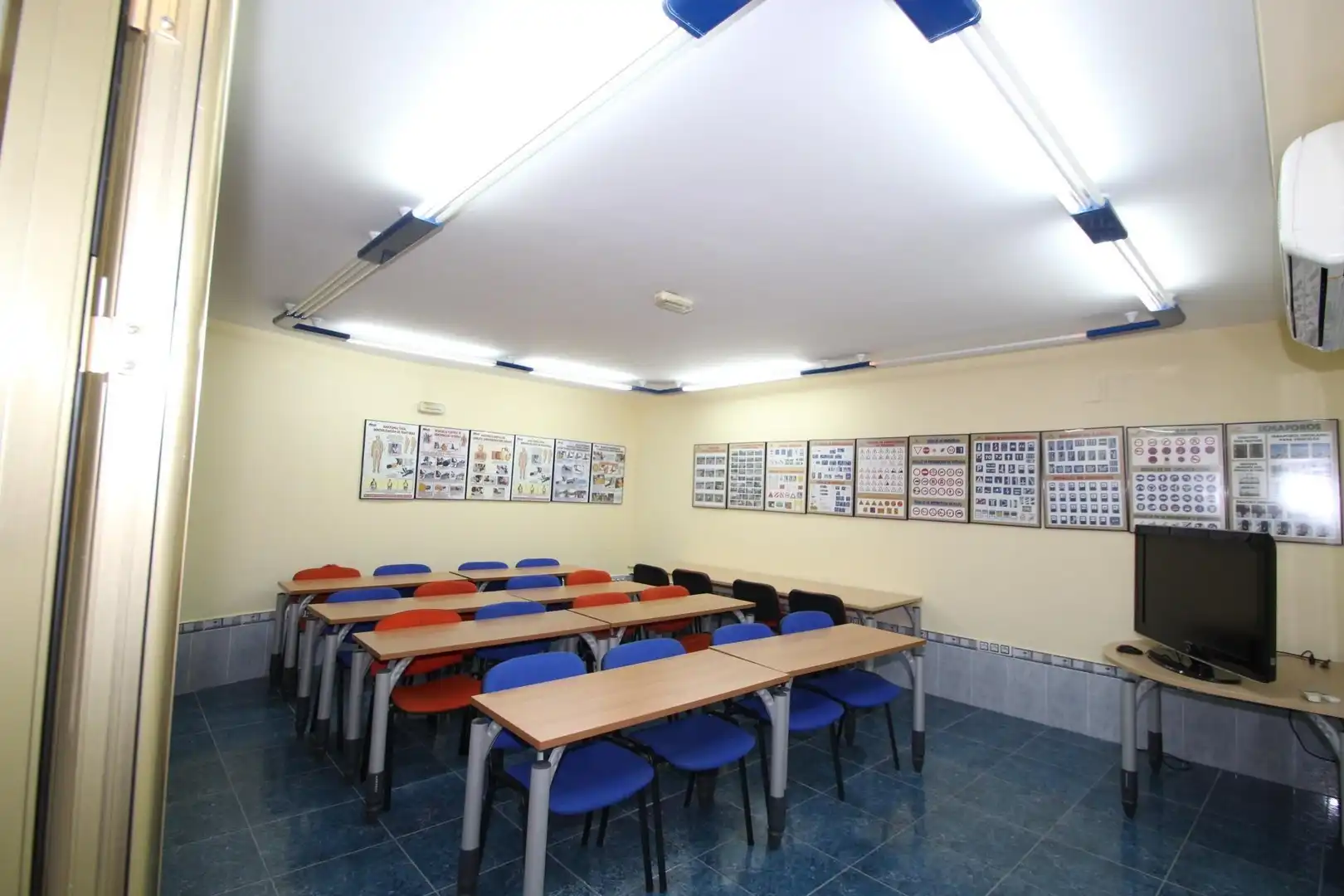 Local en venta en Las Gabias con Aire acondicionado