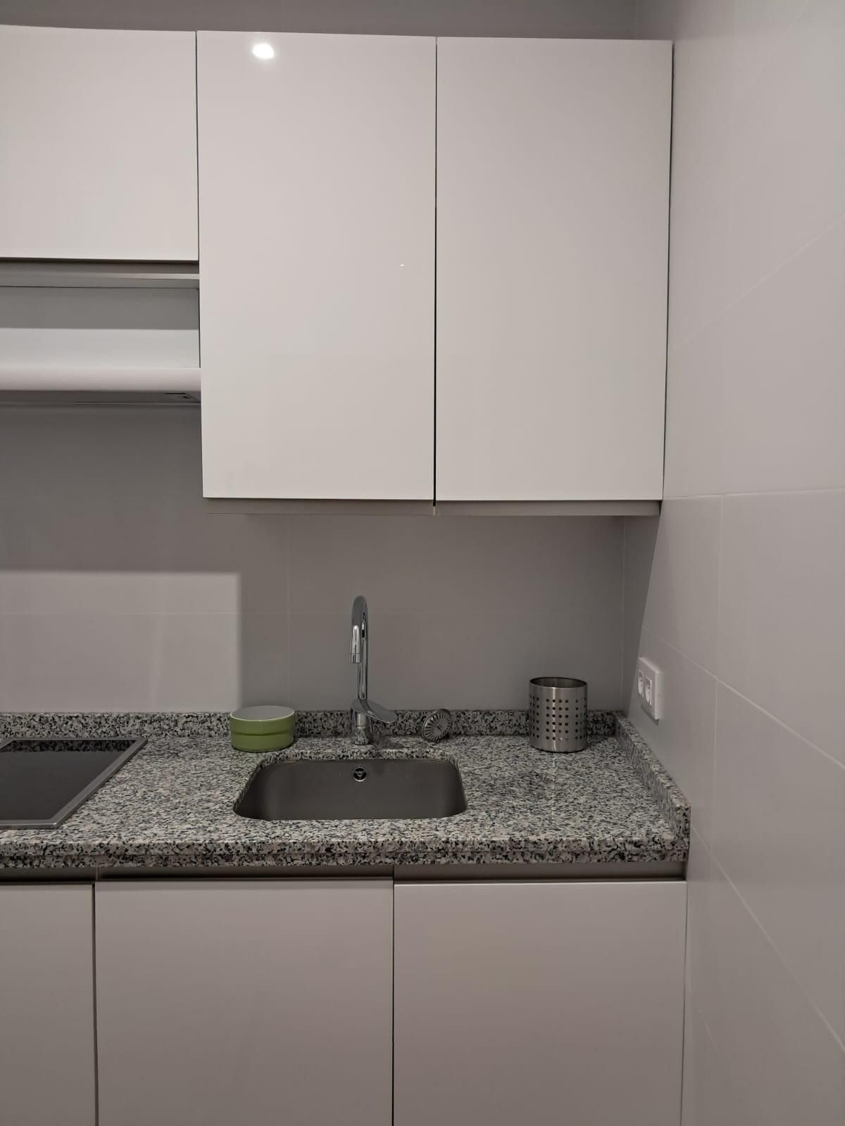 Cuina de Estudi de lloguer en  Sevilla Capital amb Aire condicionat