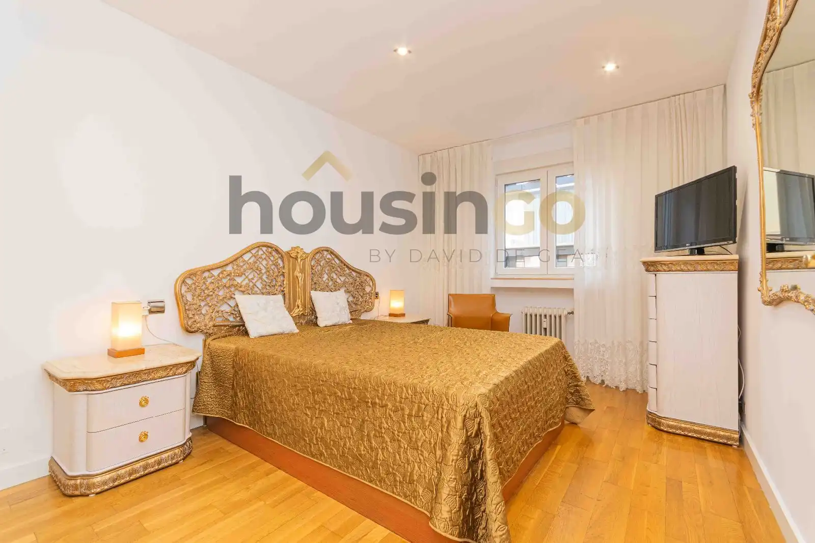 Dormitori de Apartament de lloguer en Madrid amb Aire condicionat, Calefacció i Moblat