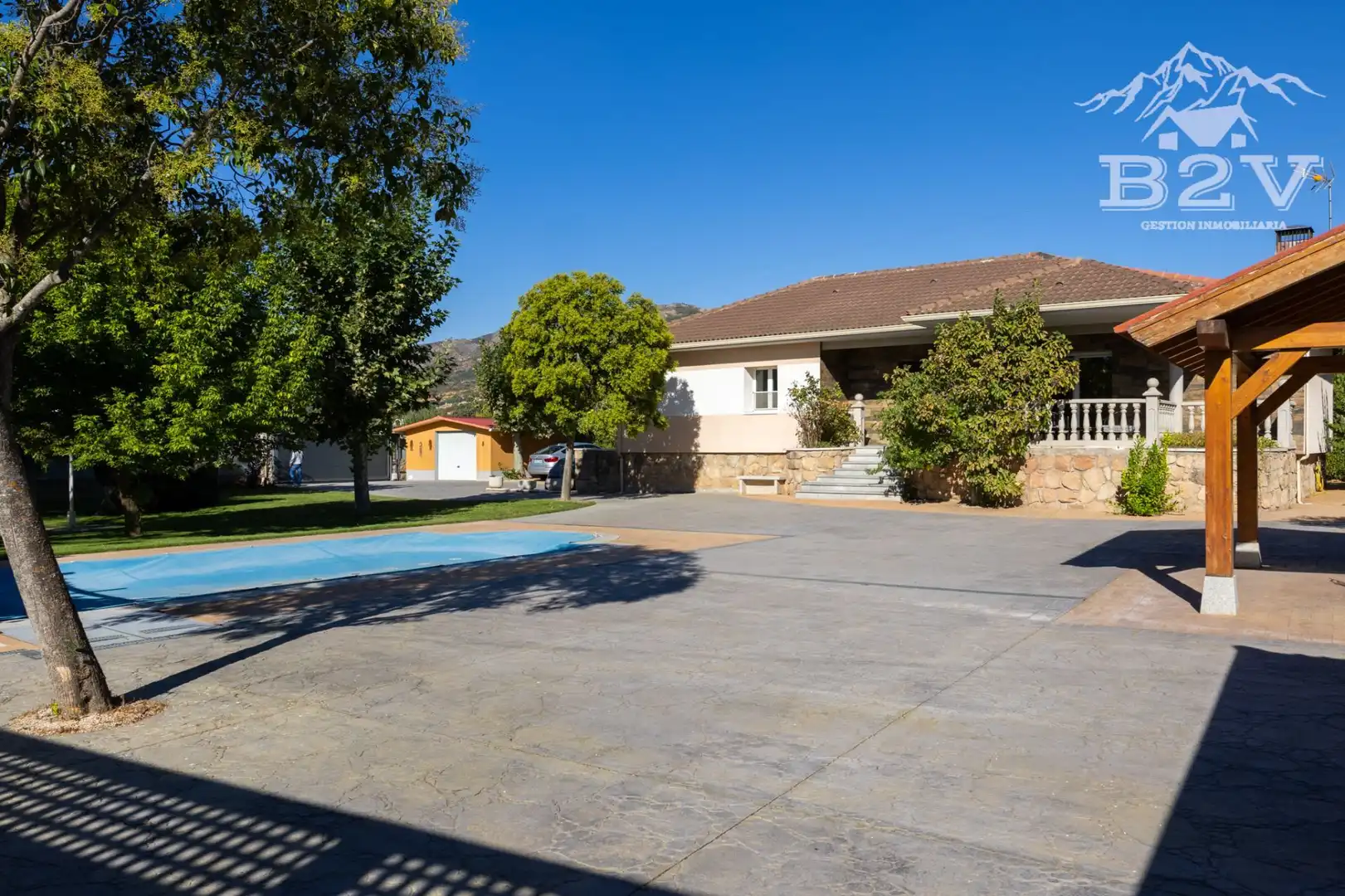 Swimming pool of Houses for sale in Navalafuente  with Air Conditioner, Heating and Private garden