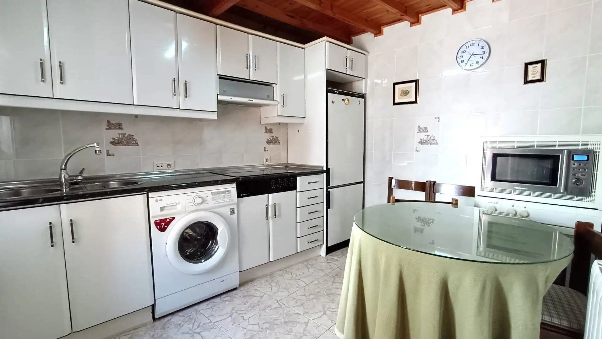 Cocina de Casa o chalet en venta en San Muñoz con Terraza y Trastero