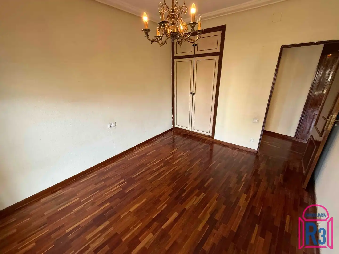 Schlafzimmer von Wohnung zur Miete in León Capital  mit Heizung und Terrasse