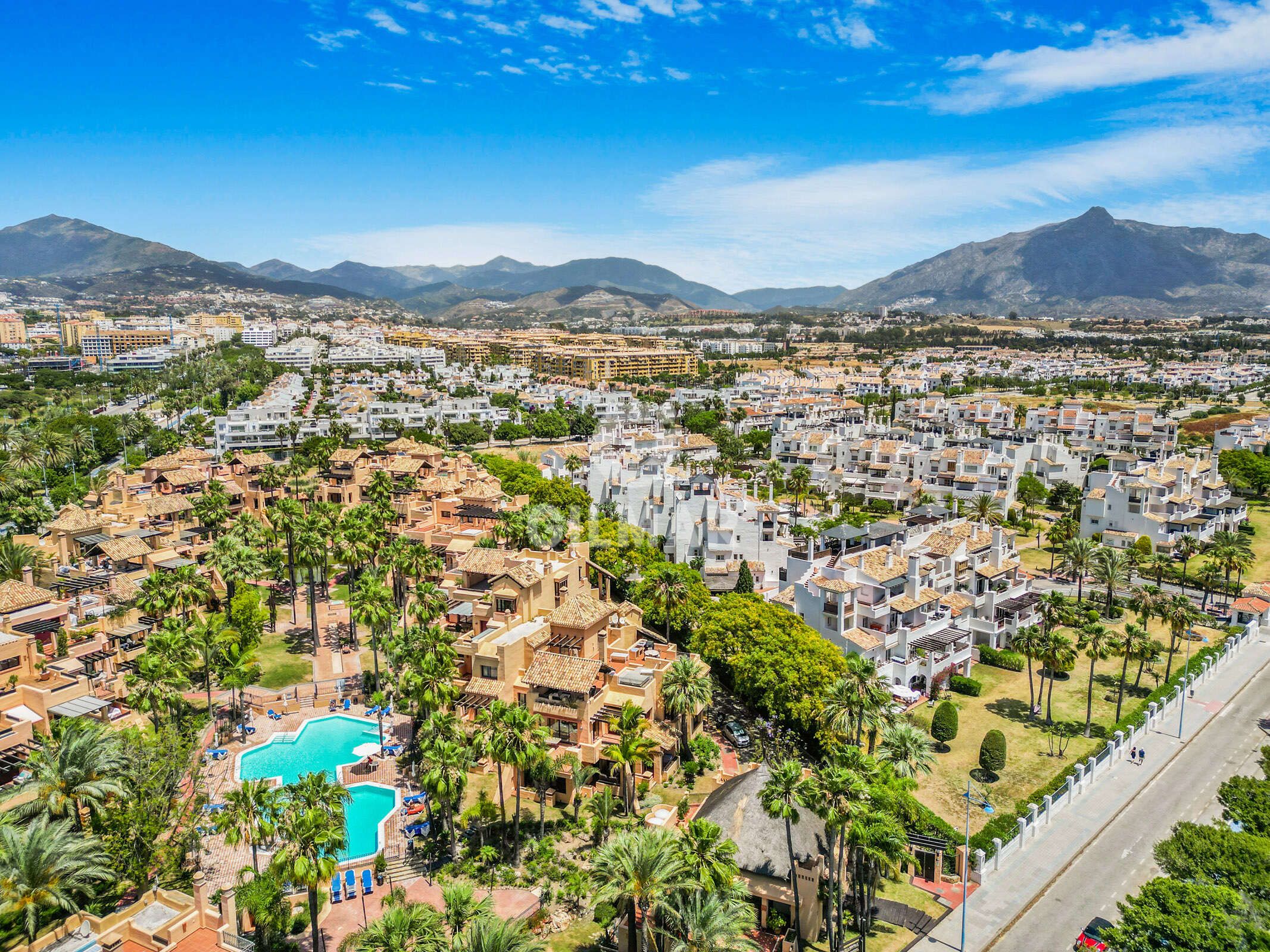 Exterior view of Planta baja for sale in Marbella  with Terrace, Storage room and Swimming Pool