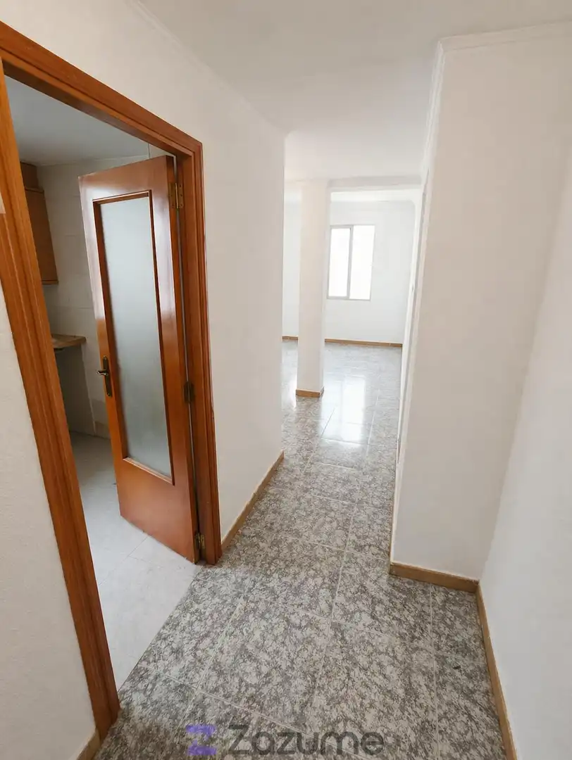 Flat for rent in  Valencia Capital  with Oven and Pets allowed