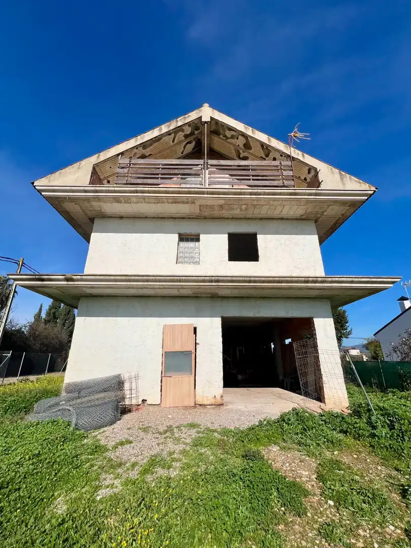 Casa en venda a Periurbano Oeste - Sierra