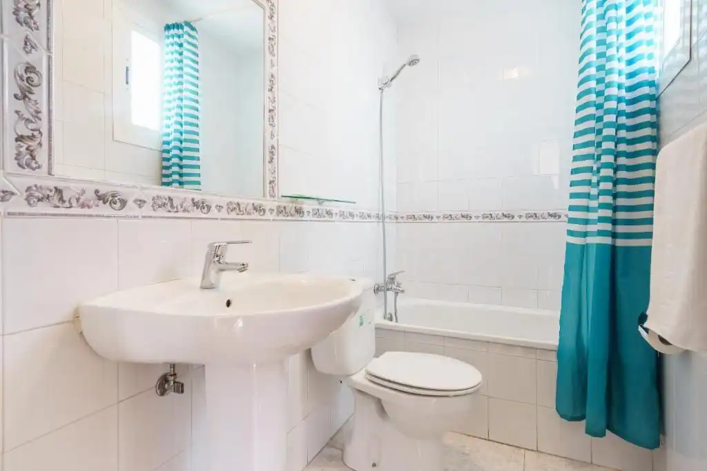 Bathroom of Buildings for sale in Ronda