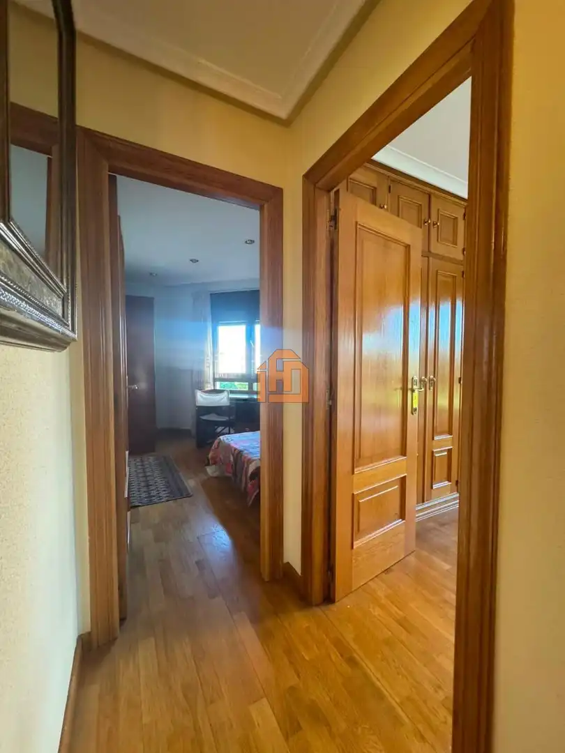 Piso de alquiler en León Capital  con Calefacción, Parquet y Terraza