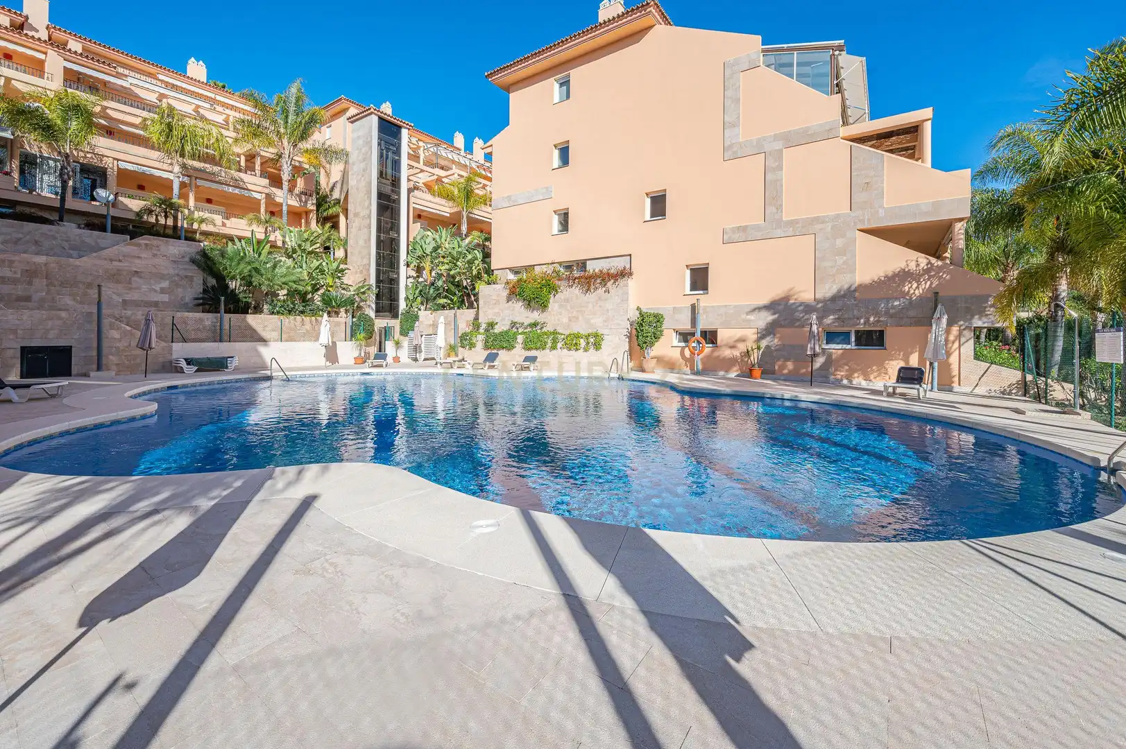 Piscina de Apartament en venda en Marbella amb Aire condicionat, Traster i Forn