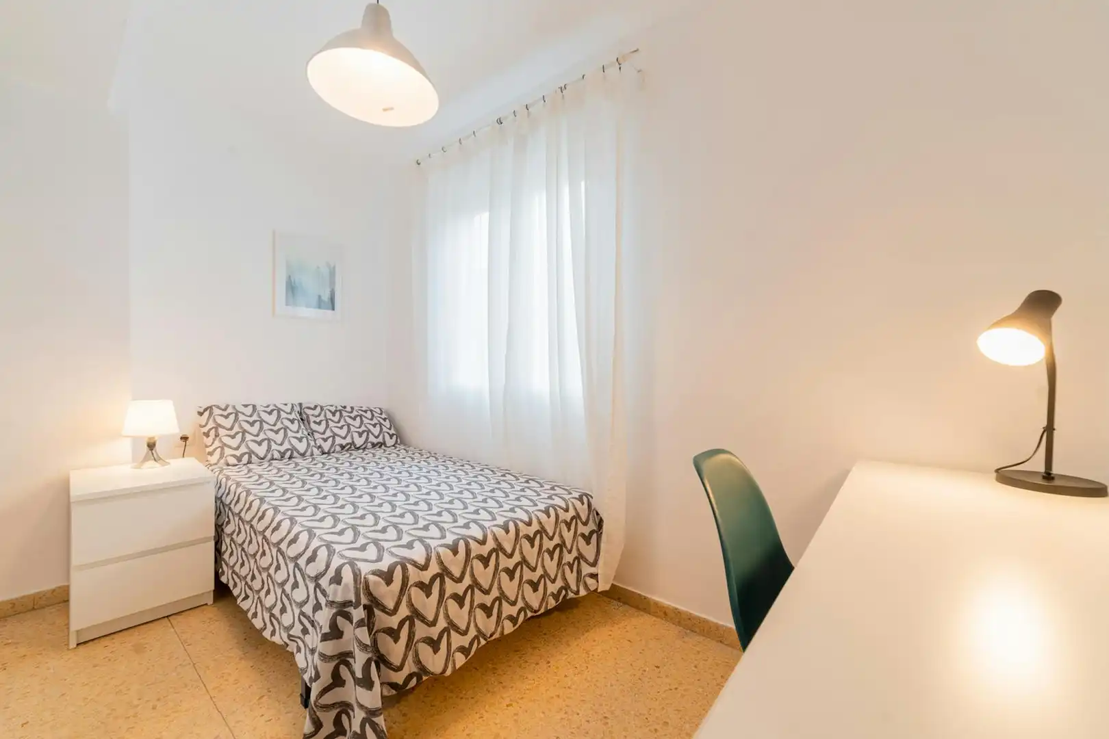 Bedroom of Flat for share in Valencia  with Furnished, Washing machine and TV