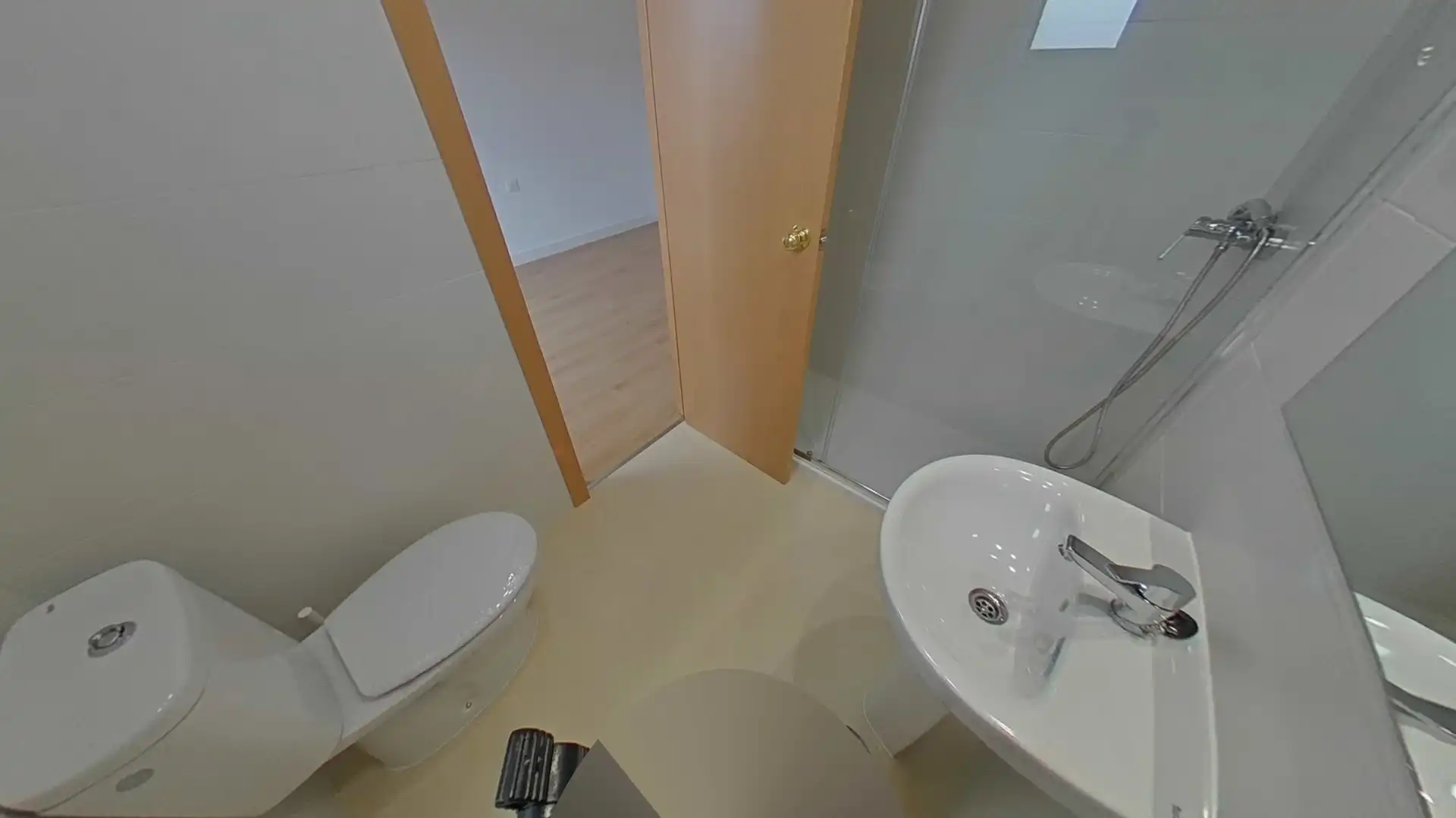 Baño de Piso en venta en Girona con Calefacción y Parquet