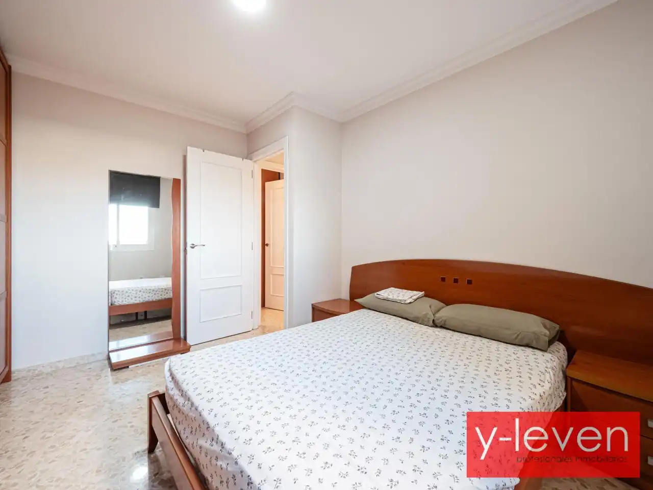 Bedroom of Flat for sale in Málaga  with Air Conditioner and Terrace