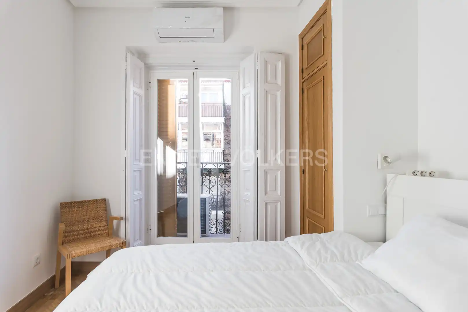 Bedroom of Flat for rent in Madrid  with Air Conditioner, Heating and Parquet flooring
