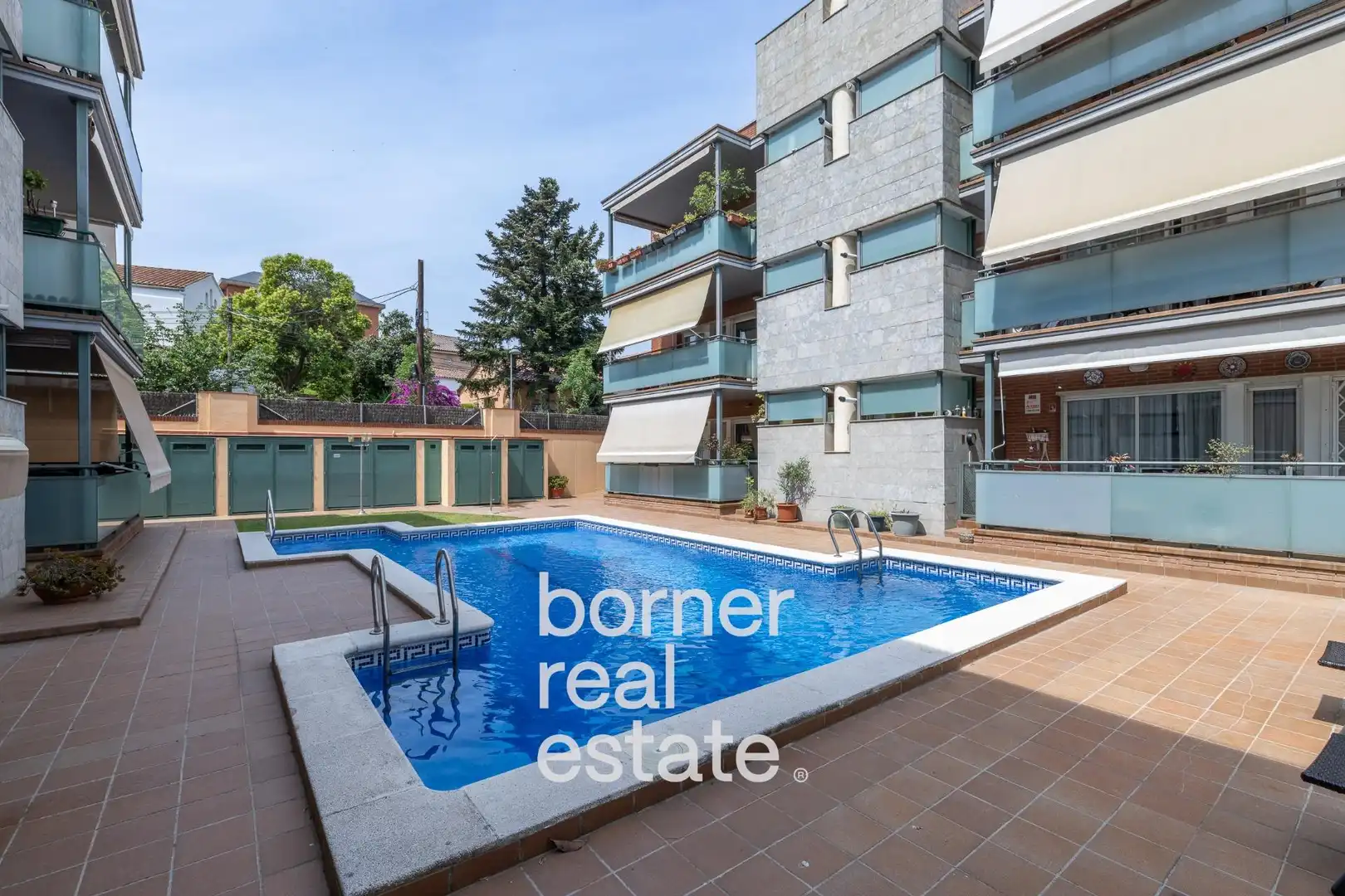 Vista exterior de Àtic en venda en Sant Cugat del Vallès amb Aire condicionat, Calefacció i Terrassa