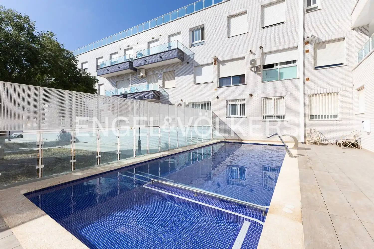 Piscina de Ático de alquiler en Rafelbuñol / Rafelbunyol con Aire acondicionado, Calefacción y Jardín privado