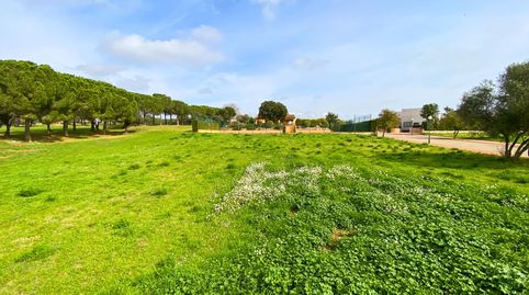En el Golf de Peralada, esta parcela en venta de 2.552 m es el marco ideal para construir su futuro hogar. Situado en un entorno t, image 4
