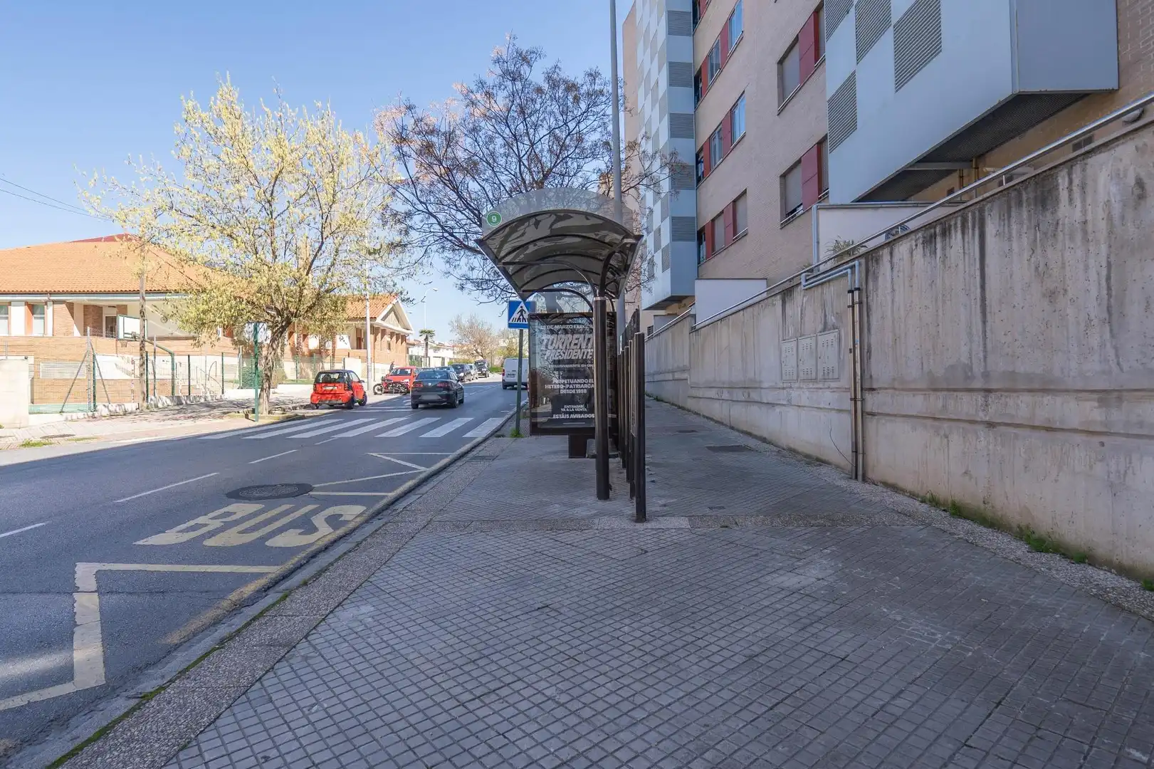 Parking of Flat for sale in Granada  with Air Conditioner, Heating and Private garden