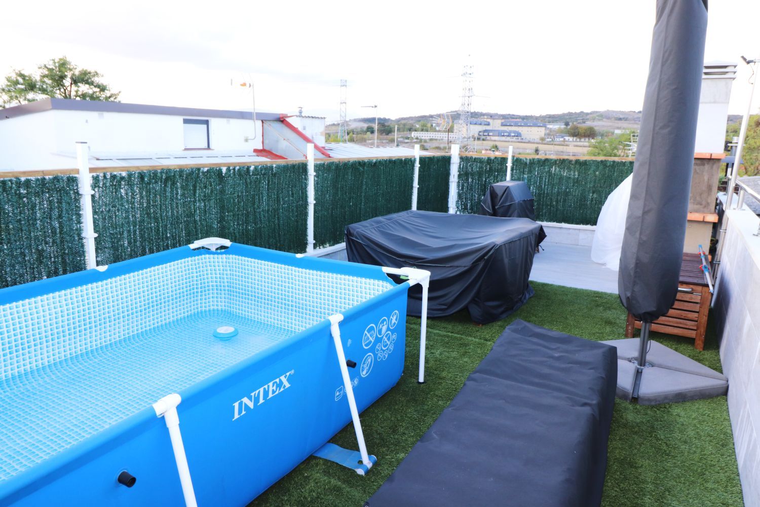 Piscina de Casa o xalet en venda en Vitoria - Gasteiz amb Calefacció i Terrassa