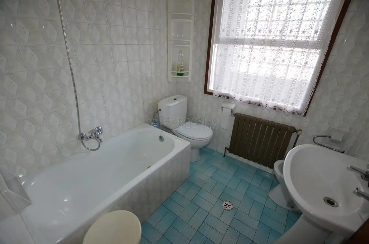 Baño de Casa o chalet en venta en A Guarda   con Calefacción, Jardín privado y Trastero