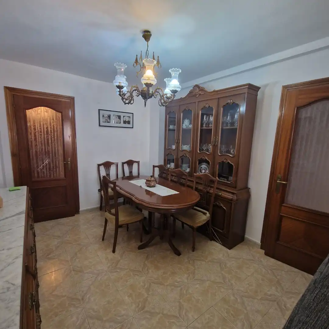 Flat for rent in Nuestra Señora de los Clarines, Parque Victoria Eugenia