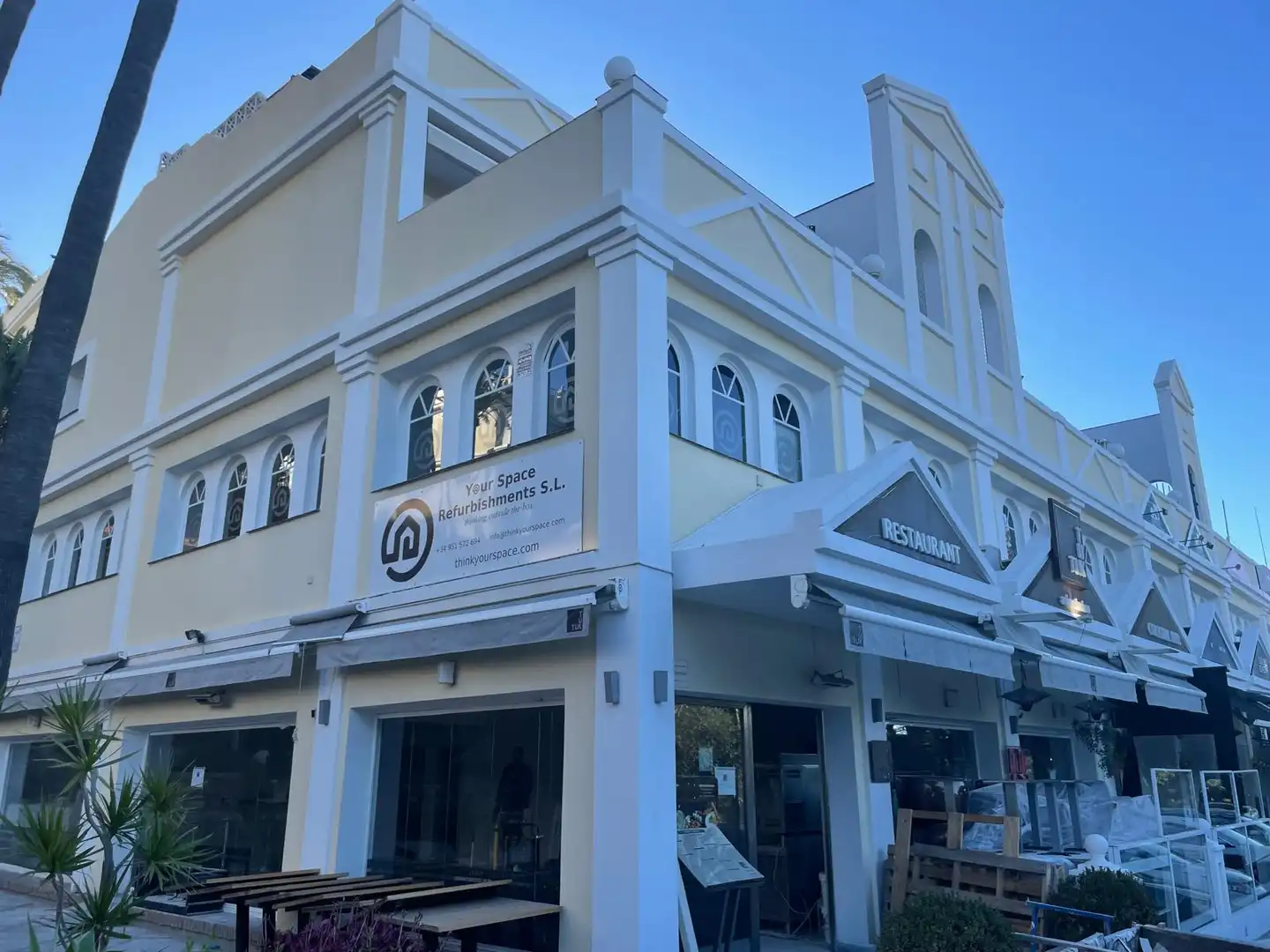 Außenansicht von Büro zur Miete in Marbella mit Klimaanlage
