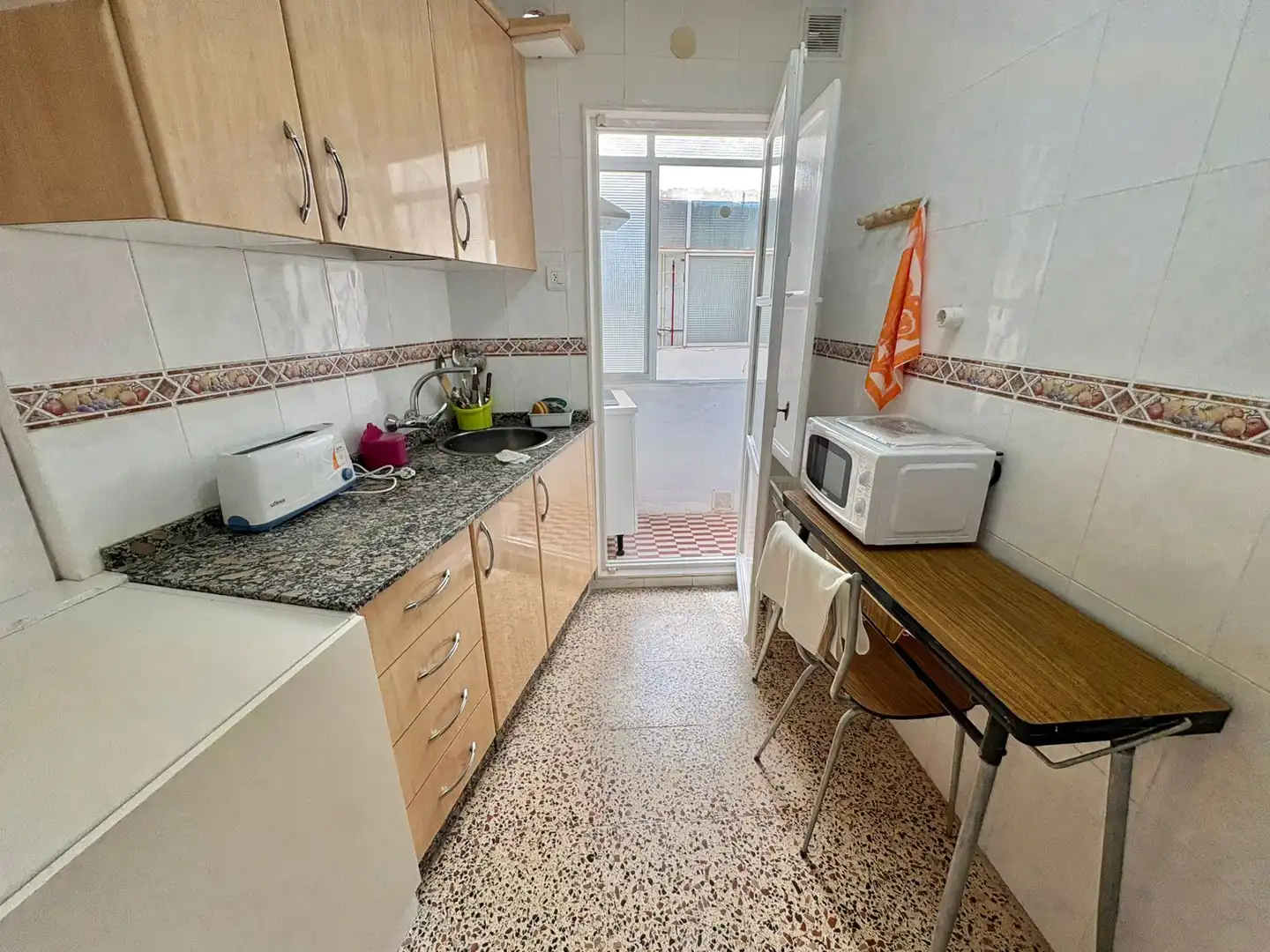 Cocina de Piso de alquiler en San Vicente del Raspeig / Sant Vicent del Raspeig con Amueblado, Lavadora y Microondas