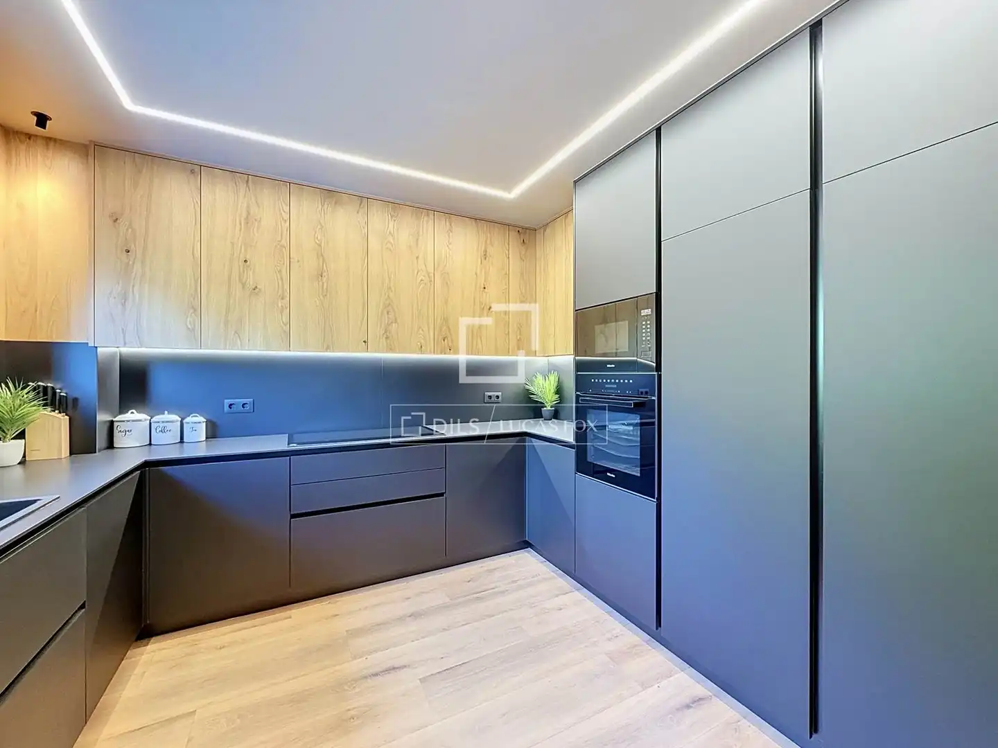 Cuina de Casa o xalet en venda en Madrid amb Calefacció, Jardí privat i Parquet