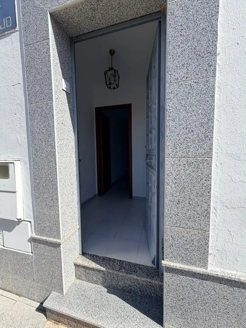 Houses for sale in Valdelacalzada