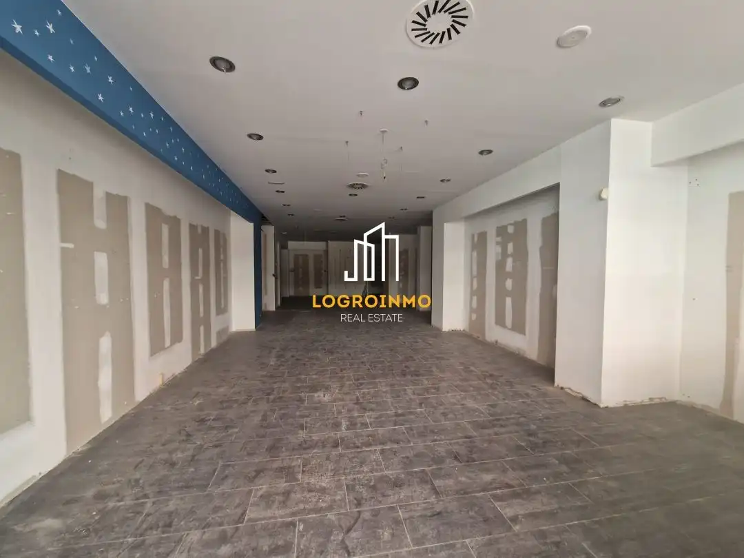 Local comercial en alquiler en Centro