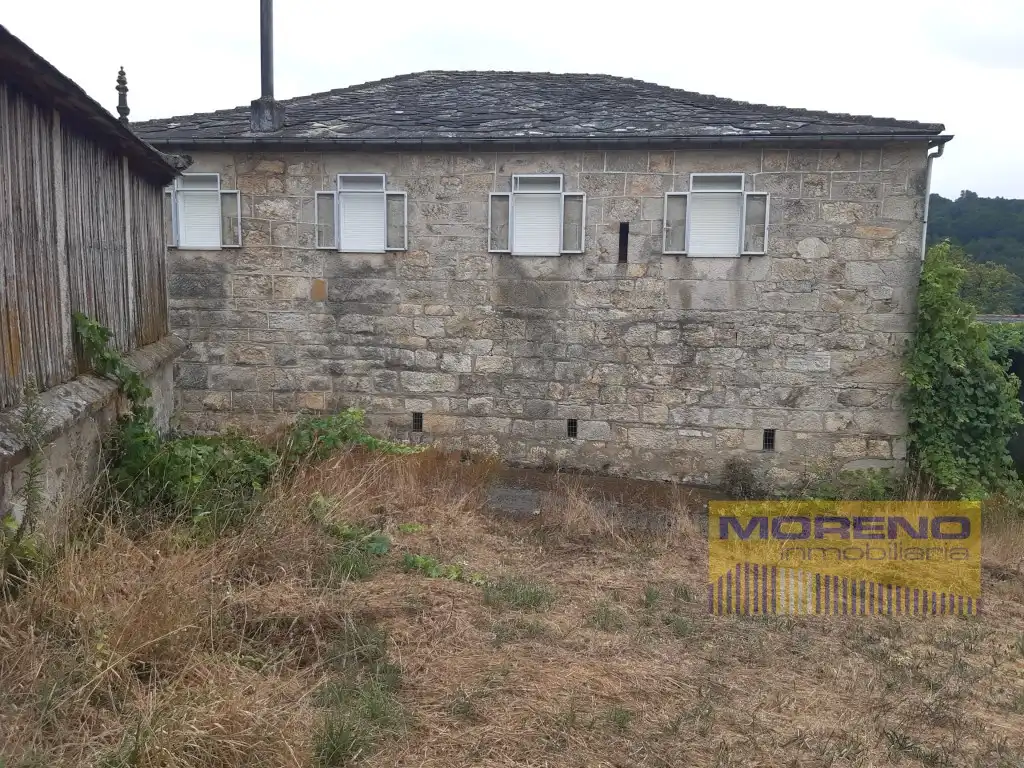 Country homes for sale in Paradela