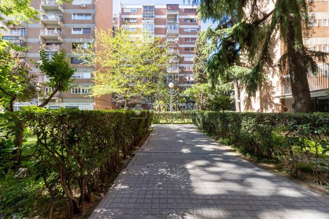 Piso en Venta en Tres Olivos - Valverde