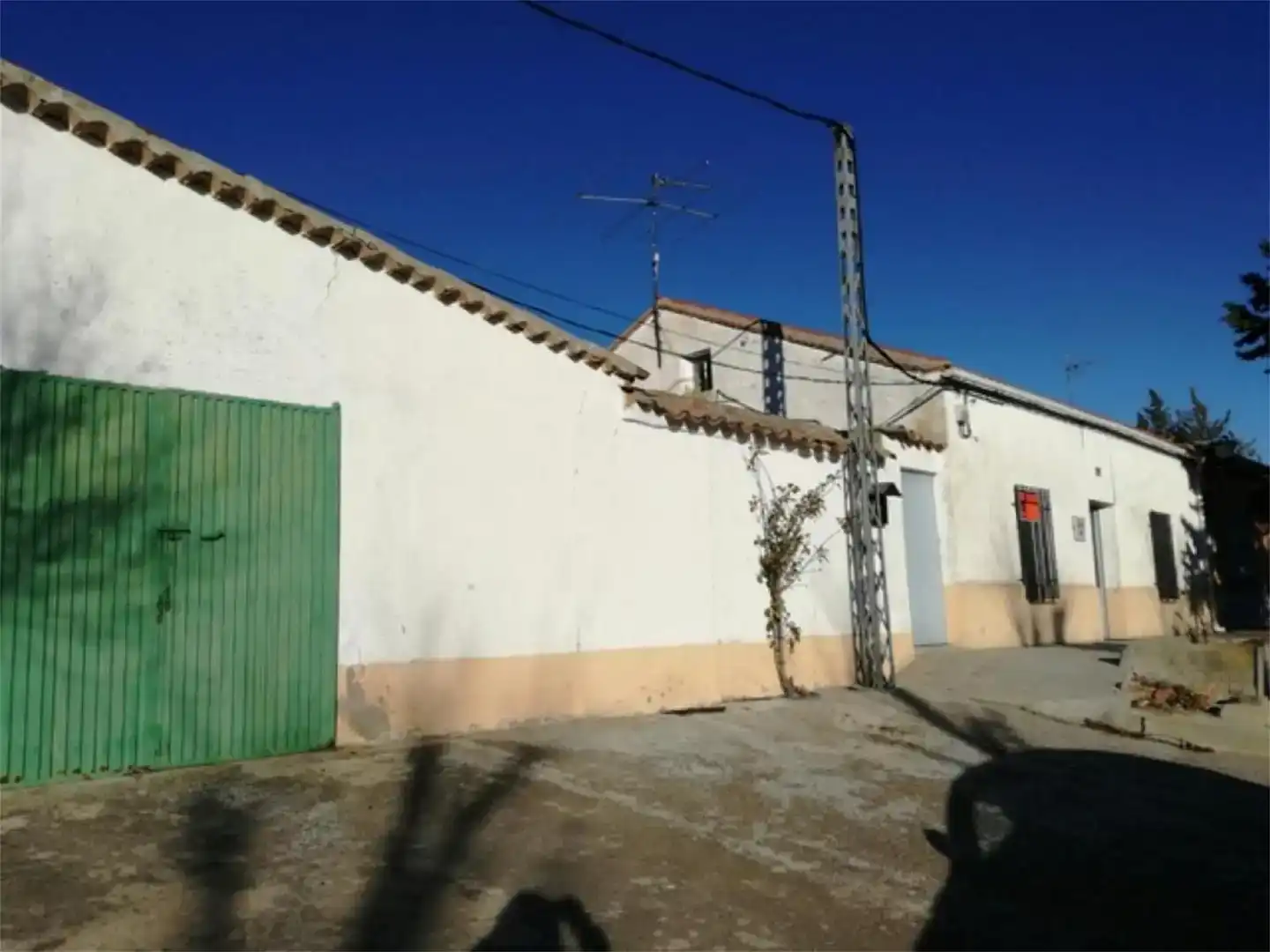 Vista exterior de Casa o chalet en venta en Cantiveros con Jardín privado y Amueblado