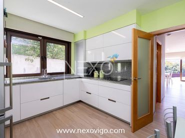 House with pool for sale in Rúa do Seixo