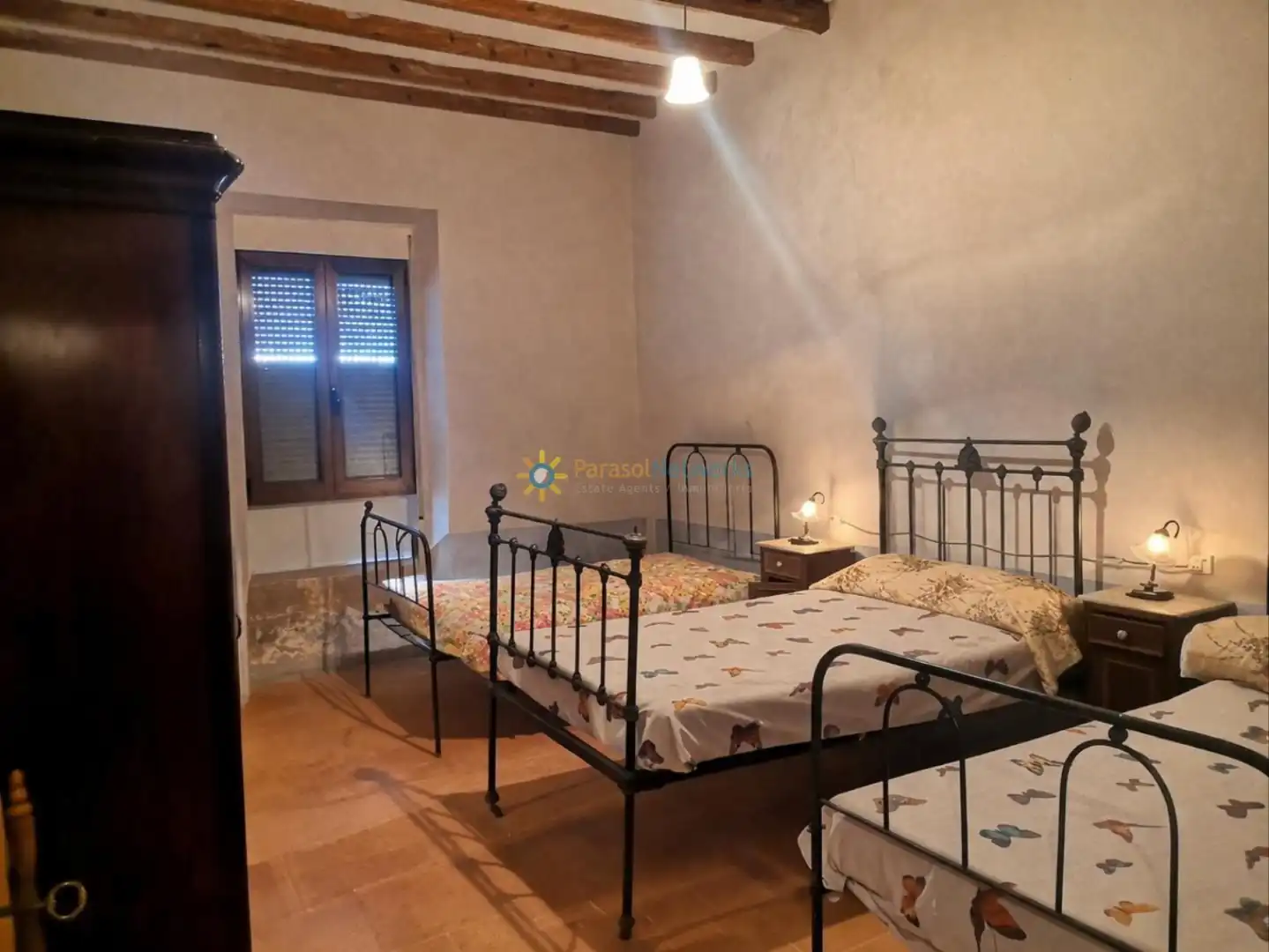 Dormitori de Finca rústica en venda en Villena amb Jardí privat i Traster