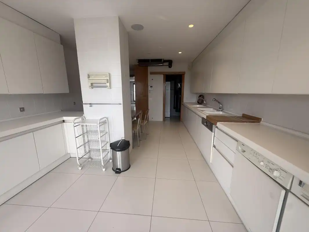 Küche von Büro zur Miete in Marbella mit Heizung