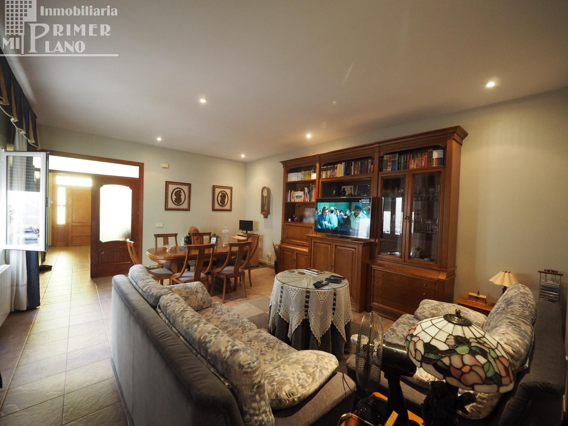 Sala d'estar de Casa o xalet en venda en Argamasilla de Alba amb Aire condicionat i Calefacció